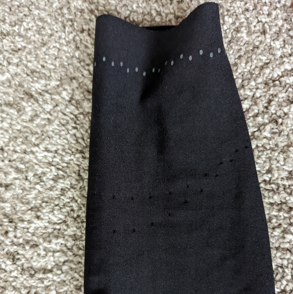 Lululemon Black Mesh HR Leggings - Picture 2 of 8